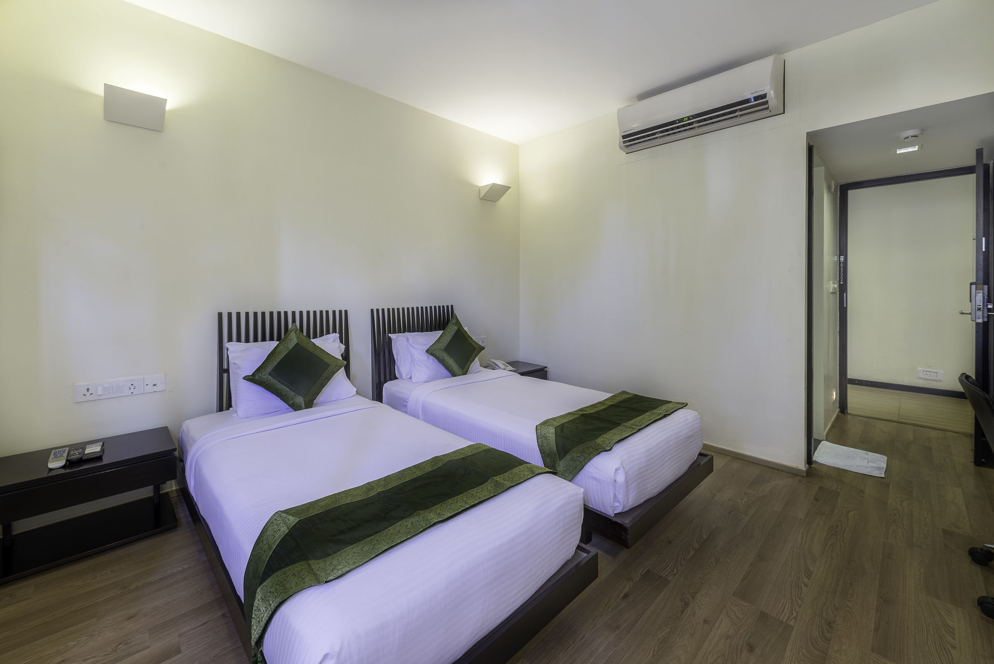 Treebo Trend Spektrum Suites Mysore Exterior foto